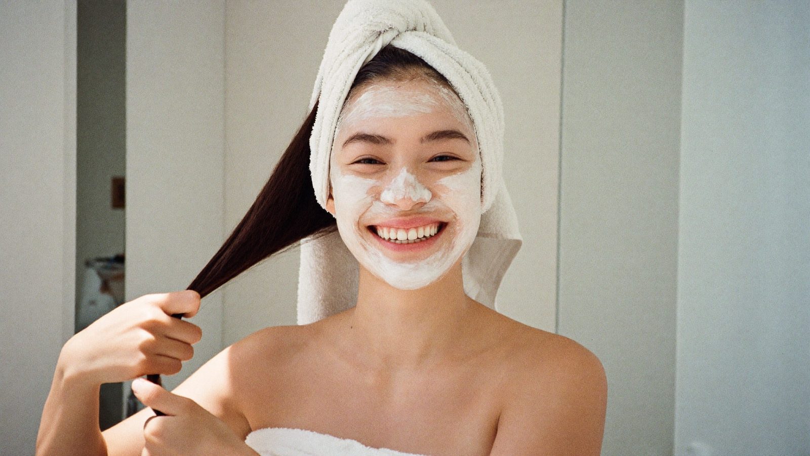 Cách ủ tóc tại nhà đúng cách chuẩn salon (2026)