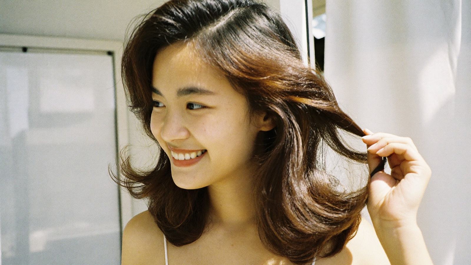 Dầu Dừa Dưỡng Tóc: Cách Dùng Đúng Để Tóc Mềm Mượt, Giảm Khô Xơ