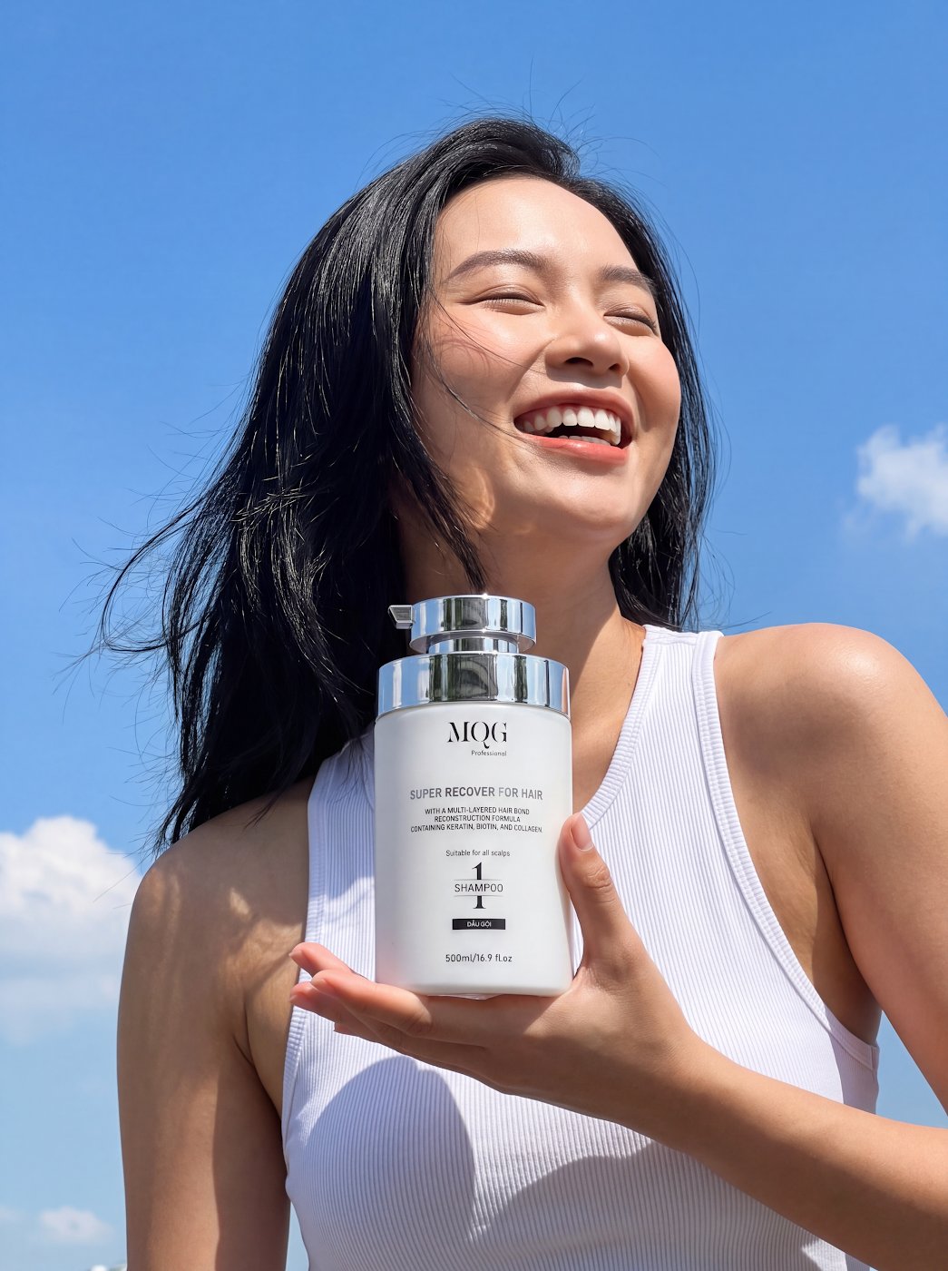Chai dầu gội MQG Super Recover dùng để gội đầu sau khi xông hơi